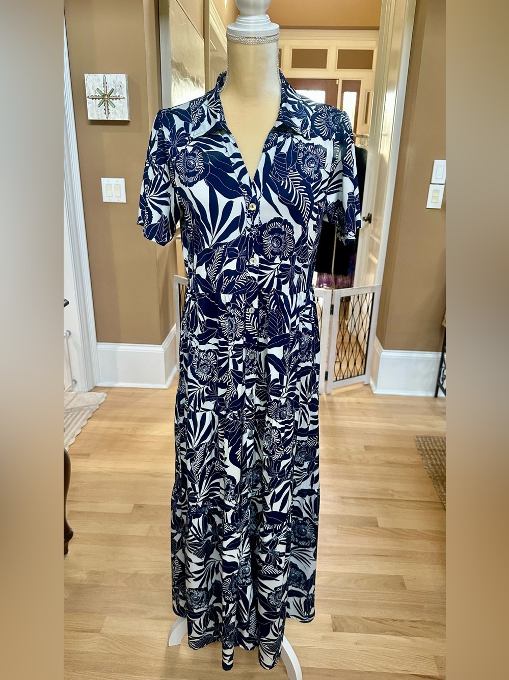 La Mer Luxe Navy and White Floral Button-Front Maxi Dress